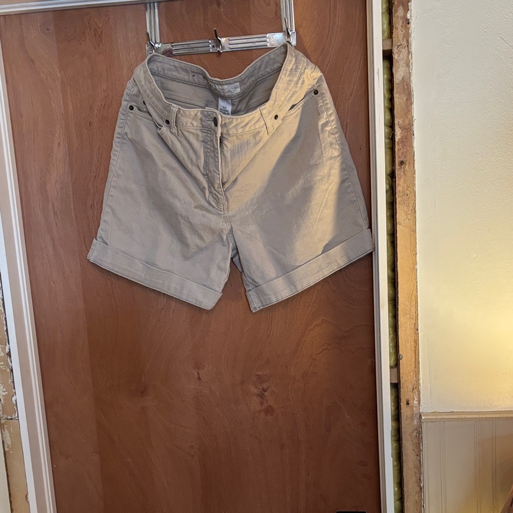Denver Hayes Light Tan Women's Bermudas